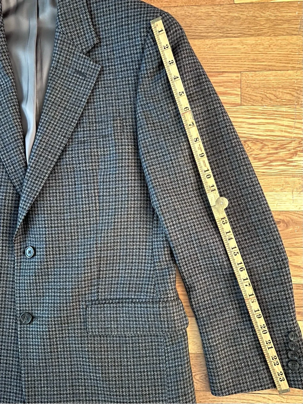 Chaps Gray Houndstooth Men's Blazer Sport Coat (38R) Excellent Condition